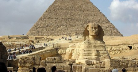 Descoperire inedita pe varful Marii Piramide din Giza. Ce a gasit un parapantist. VIDEO