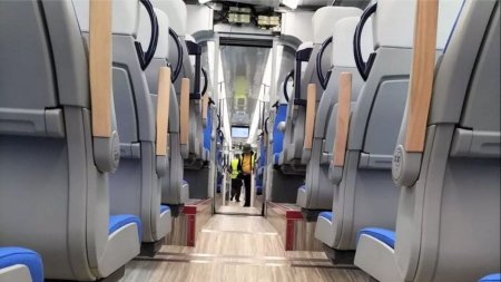 Primul tren Alstom <span style='background:#EDF514'>CORA</span>dia, pe ruta Bucuresti-Brasov, intra in circulatie din noiembrie, dupa un an de asteptare