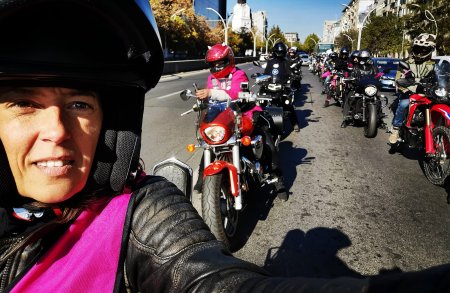 Marsuri moto Pink Ride in Bucuresti si Cluj-Napoca, pentru constientizarea precoce a cancerului de san