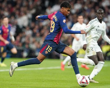 Cel mai bun jucator U20 din lume, tratat mizerabil in <span style='background:#EDF514'>EL CLASICO</span>. Insultele rasiste ale fanilor au scandalizat Spania » Vinicius Junior cere arestarea vinovatilor!