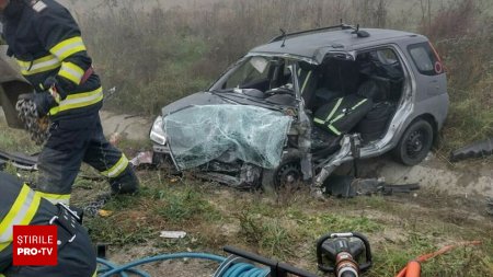 Accident cu patru masini pe DN 76, in Bihor. Doua persoane sunt grav ranite. FOTO