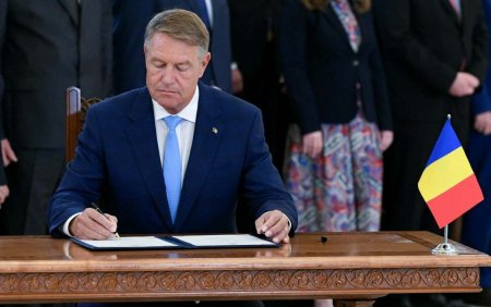 Pedepse mai grele pentru proxeneti. Klaus Iohannis a promulgat legea