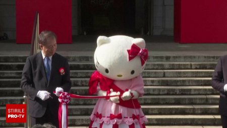 Hello Kitty a implinit 50 de ani. Celebrul personaj a fost sarbatorit in Tokio prin evenimente speciale