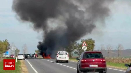 Un camion incarcat cu lemne a ars ca o torta, in Vaslui