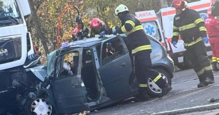 Impact nimicitor in Mures. Patru persoane aflate intr-o masina au decedat dupa ce s-au ciocnit cu un TIR