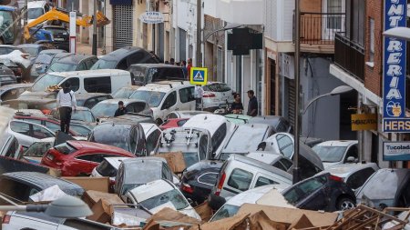 Anunt MAE: Patru romani mai sunt dati disparuti dupa inundatiile din Spania. Restul, in siguranta