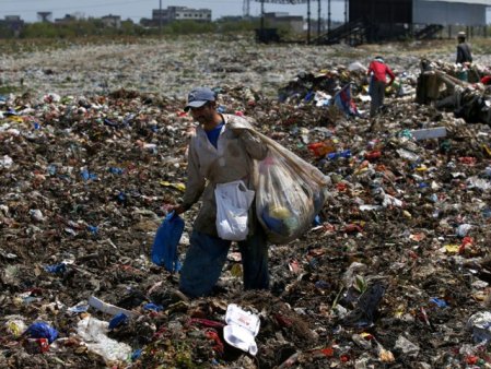 Studiu: Decontaminarea deseurilor de la gropile de gunoi duce la cresterea substantelor toxice