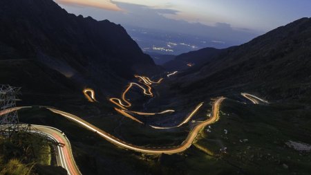 Cand se inchid <span style='background:#EDF514'>TRANSFAGARASAN</span>ul si Transalpina in 2024. Fiecare sosea detine cate un record national