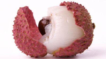 Litchi: Cum poate acest fruct mic, dulce si delicat sa-ti imbunatateasca viata