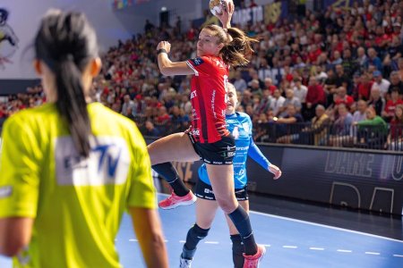 <span style='background:#EDF514'>GLORIA BISTRITA</span> - Nykobing, in grupele Ligii Campionilor la handbal feminin