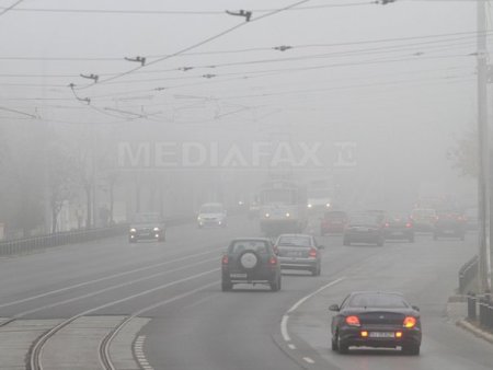 Ceata densa in vestul tarii si trafic aglomerat la intrarea in Capitala