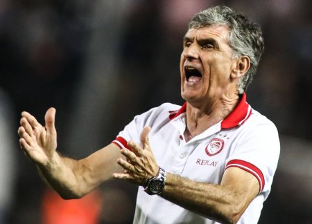 Antrenorul lui Olympiacos <span style='background:#EDF514'>PIREU</span>, avertisment pentru FCSB: A fost cel mai bun meci al nostru + record negativ pentru Razvan Lucescu