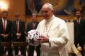 Dialog spectaculos intre Papa Francisc si o echipa din NFL: 