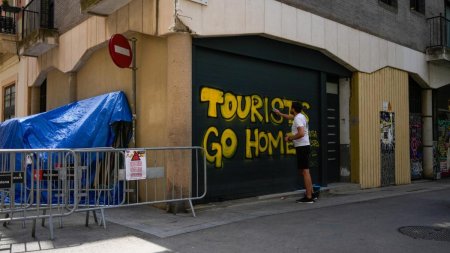 Razboiul Europei impotriva turistilor. Spania, Portugalia, Italia si Cehia iau masuri dure