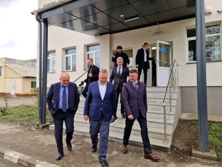 Nicolae Ciuca, in vizita la Spitalul Judetean de Urgenta Ploiesti: cel mai modern bloc operator din tara