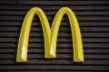 McDonald's investeste 100 de milioane de dolari pentru a readuce clientii dupa epidemia de E. coli