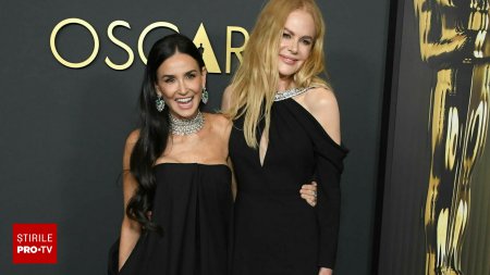 Au facut timpul sa stea in loc. Demi Moore si Nicole Kidman, r<span style='background:#EDF514'>AVIS</span>ante la gala Oscarurilor onorifice