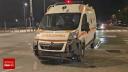 Ambulanta cu o pacienta, accident in Constanta. Masina care a lovit-o s-a oprit intr-un copac