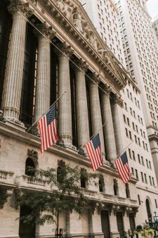 Strategi de pe Wall Street: Reducerile de taxe ale lui Trump vor duce la cresterea actiunilor