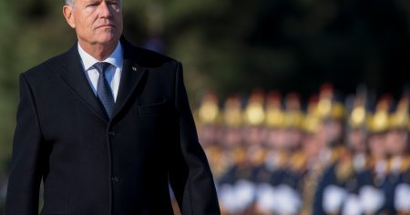 Klaus Iohannis, Mos Craciun pentru angajatii din serviciile secrete si MApN: decoratii, medalii si ridicari in grad