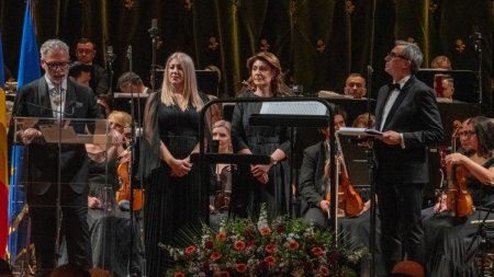 Aplauze la scena deschisa la Fenice pentru <span style='background:#EDF514'>VALENTINA</span> Nafornita, Ruxandra Donose, Stefan Pop si Orchestra Operei Nationale Bucuresti, dirijata de Daniel Jinga