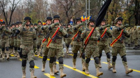 Ziua Nationala a Romaniei. <span style='background:#EDF514'>PARADA</span> Militara in Bucuresti si Alba Iulia