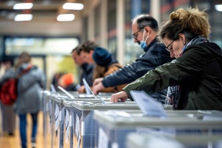 Peste 250.000 de persoane au votat la sectiile din tara, in prima ora de la deschiderea urnelor