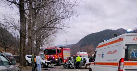 Doi morti si doi raniti dupa ce doua masini care circulau din sensuri opuse s-au ciocnit pe DN 10, in Buzau