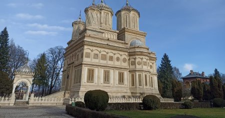 Manastirea Curtea de Arges va fi restaurata din temelii. Aici se afla mormintele regilor Carol I si Ferdinand si o Evanghelie unica in lume