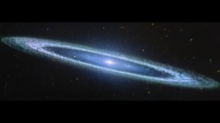 Te<span style='background:#EDF514'>LESCO</span>pul NASA a surprins o imagine noua cu o galaxie studiata de sute de ani. A fost denumita sombrero dar arata foarte diferit