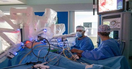 Premiera nationala: MedLife Polisano Sibiu, singurul spital privat din Romania care a realizat o tiroidectomie cu robotul da Vinci prin tehnica BABA