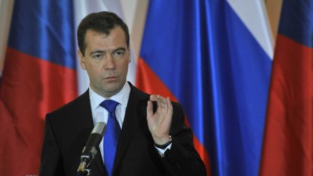 Dmitri <span style='background:#EDF514'>MEDVEDEV</span> continua sa ameninte si a promis executarea publica a dependentului de droguri Zelenski