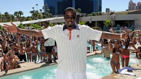 P. Diddy este acuzat ca a atarnat o femeie peste balustrada balconului, de la <span style='background:#EDF514'>ETAJ</span>ul 17