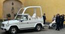 Vaticanul prezinta noul papamobil, un vehicul complet electric. 