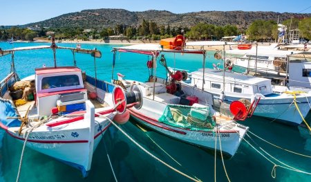 Grecia introduce taxe noi pentru turisti, din 2025. Cat vor plati in plus vizitatorii