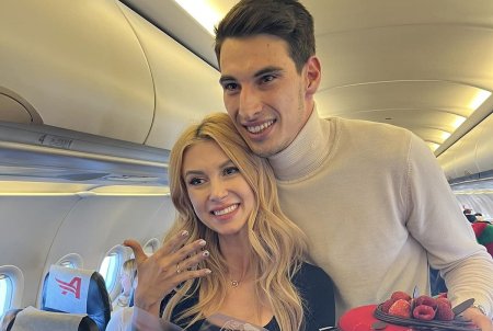 Andreea Balan a dezvaluit motivul pentru care Victor Cornea a cerut-o in casatorie in avion: L-am intrebat de ce a facut asa