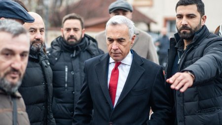 Reportaj in Franta, printre alegatorii lui Calin Georgescu: Muncitorii romani saraci care locuiesc in strainatate sunt o tinta ideala pentru candidati precum el