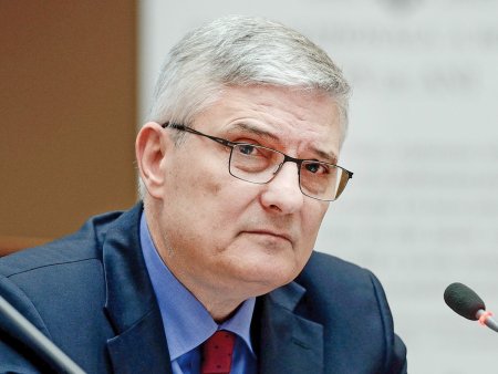 Daniel Daianu, BNR: In pofida progreselor economice din ultimele doua decenii, probleme mari persista; proeminent este dezechilibrul bugetar foarte mare, la care se adauga cel din balanta contului curent