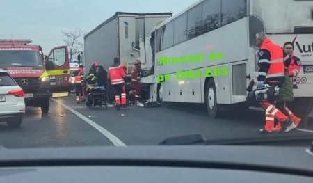 Accident intre un autocar si un TIR, la Cosereni, in Ialomita. Autoritatile au activat planul rosu de interventie