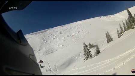 Cel mai mare risc de avalansa, de gradul trei, la Balea Lac. Stratul de zapada masoara peste 30 de centimetri