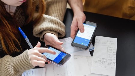 Educatia financiara a ajuns, in sfarsit, la tinerii romani