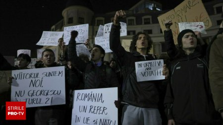 Miting pro-democratie in <span style='background:#EDF514'>PIATA UNIVERSITATII</span> din Bucuresti. Sute de oameni participa la un maraton civic despre libertate