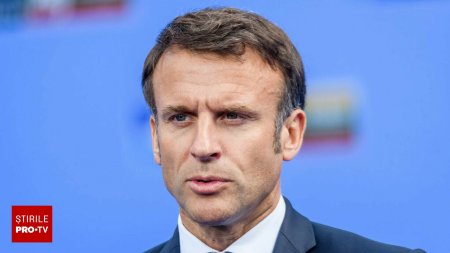 Francezii au pareri impartite despre caderea Guvernului, insa sase din zece ii cer demisia lui Macron