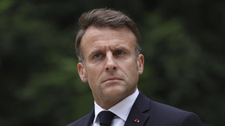 Nu plec nicaieri! – afirma Emmanuel Macron in plina criza politica