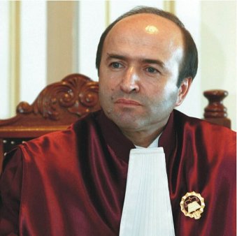 Tudorel Toader: CCR poate decide asupra anularii alegerilor doar dupa turul II