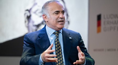 Apelul lui Garry Kasparov pentru romani: Nu as vrea sa suferiti si sa aveti aceeasi soarta ca tara mea | VIDEO