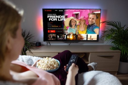 Coduri secrete <span style='background:#EDF514'>NETFLIX</span>. Care sunt si cum sa accesezi listele cu filmele care te intereseaza