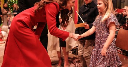 Kate Middleton, aparitie festiva <span style='background:#EDF514'>FABULOASA</span> la un concert de colinde. Lumea a ramas fara cuvinte cand a vazut-o pe printesa. FOTO