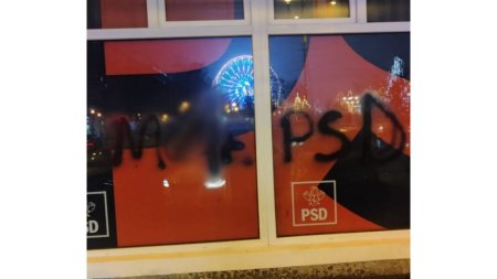 Sediul PSD Prahova, vandalizat: graffiti cu mesaje <span style='background:#EDF514'>OBSCENE</span> la adresa partidului