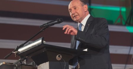 Prima reactie a lui <span style='background:#EDF514'>TRAIAN</span> Basescu dupa decizia de anulare a alegerilor prezidentiale. Oare pentru cat timp?